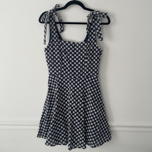 Trixxi Dresses & Skirts - Trixxi 100% Cotton Embroidered Floral Dress Navy Sz M Tie Straps Cottage Preppy